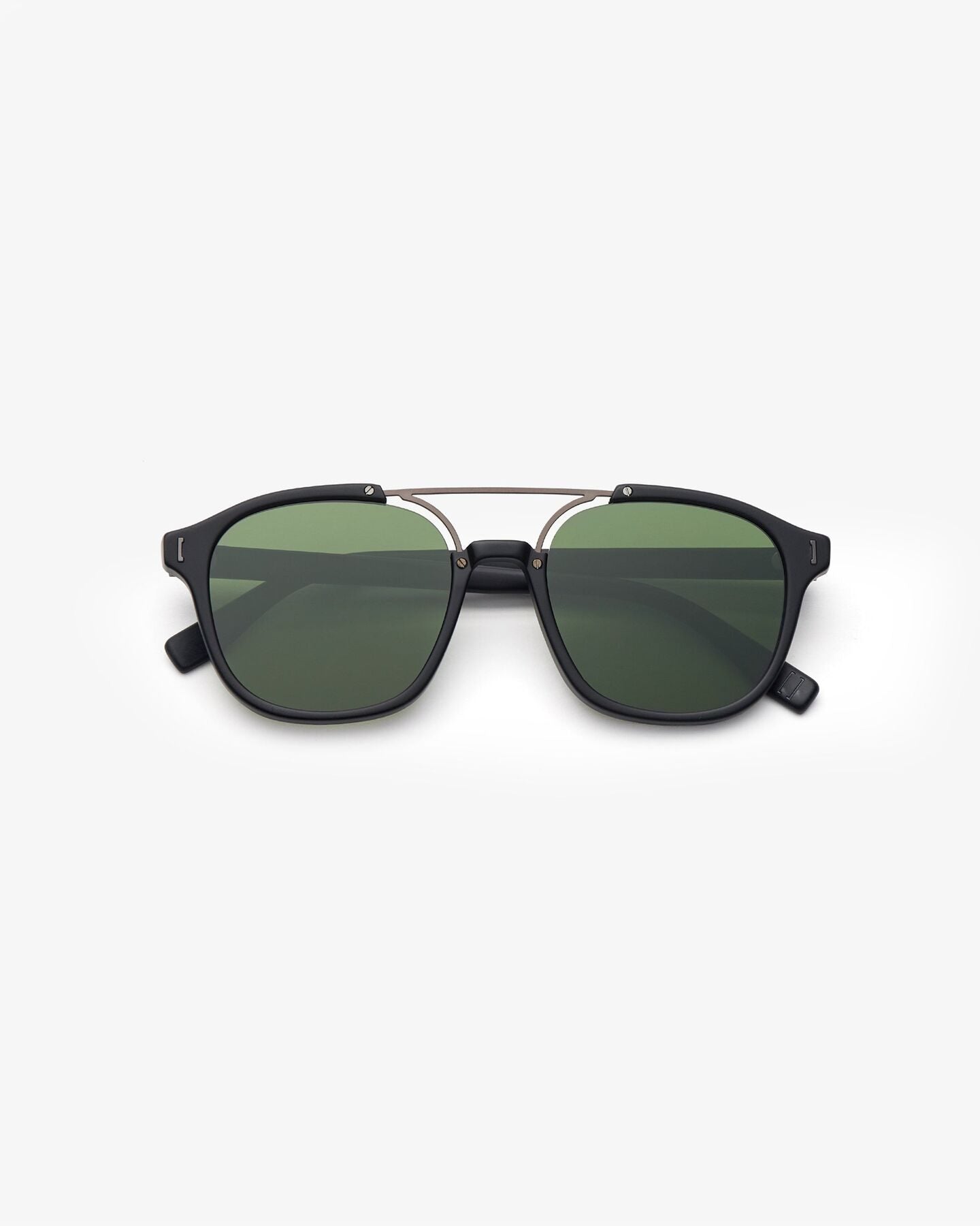 J82 · BLACK + GREEN LENS